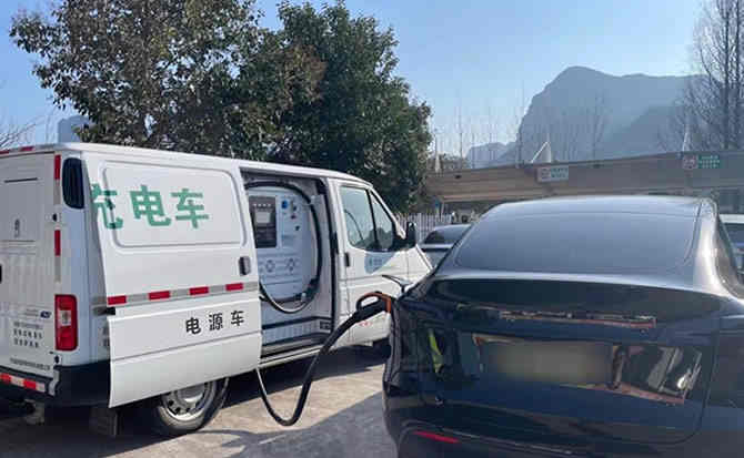 子长汽车搭电